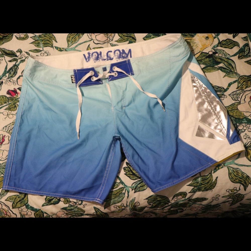 💧VOLCOM BOARD SHORTS 💧